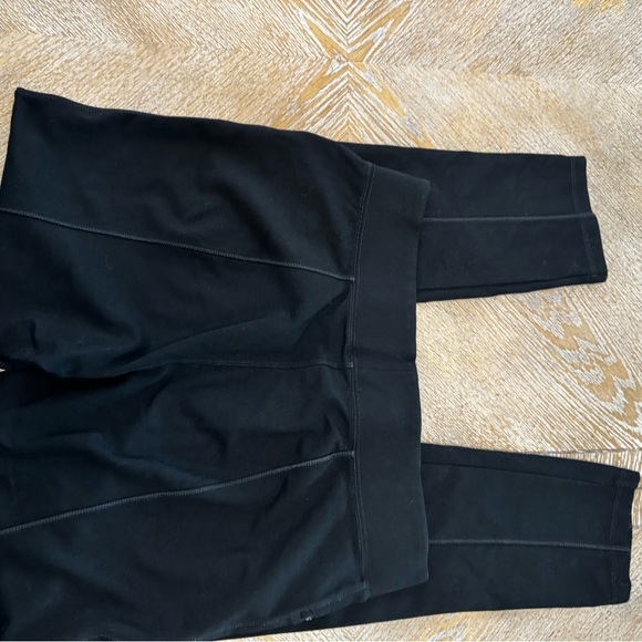 Royal Robbins Black Leggings Waist 32” Inseam 29” Medium Zip Pockets Mid Rise - Picture 6 of 7